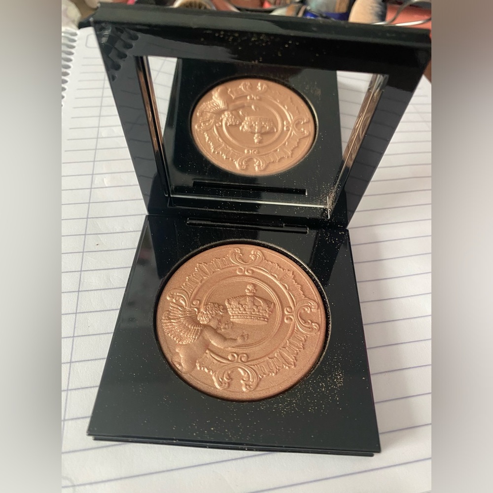 Pat McGrath Labs Skin Fetish Sublime Skin Highlighter in nude opal